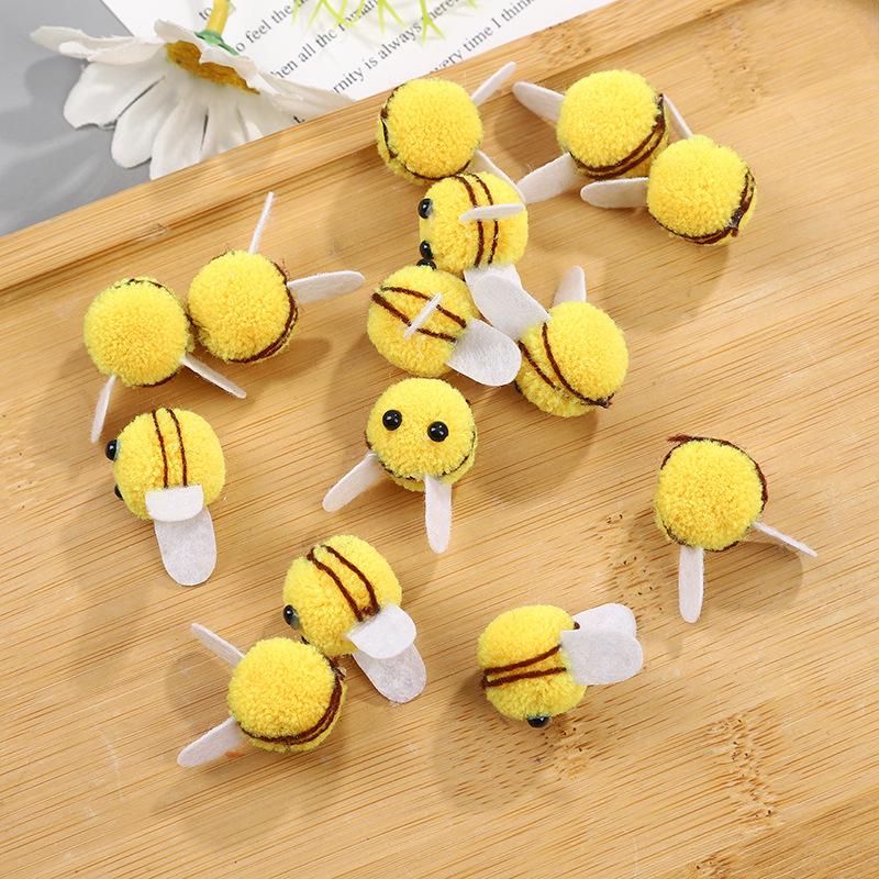 

Кашемировая повязка на голову с помпоном «Маленькая пчелка» - Креативный DIY плюшевый аксессуар для детей.