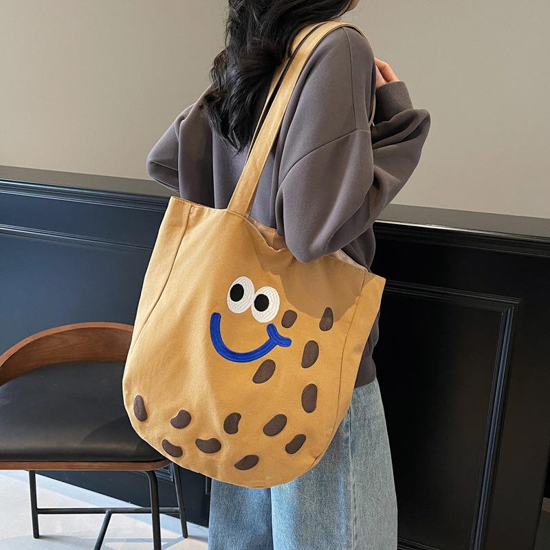 Cute Embroidered Shoulder Bag Women's New Large-capacity Handbag Student Class Commuting Tote Bag