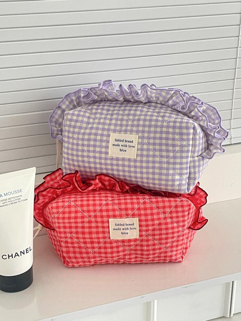 Portable Makeup Bag with Large Capacity, Eyebrow Pencil Storage Bag, Berry-colored Lace Cosmetic Bag, High Aesthetic Value for T