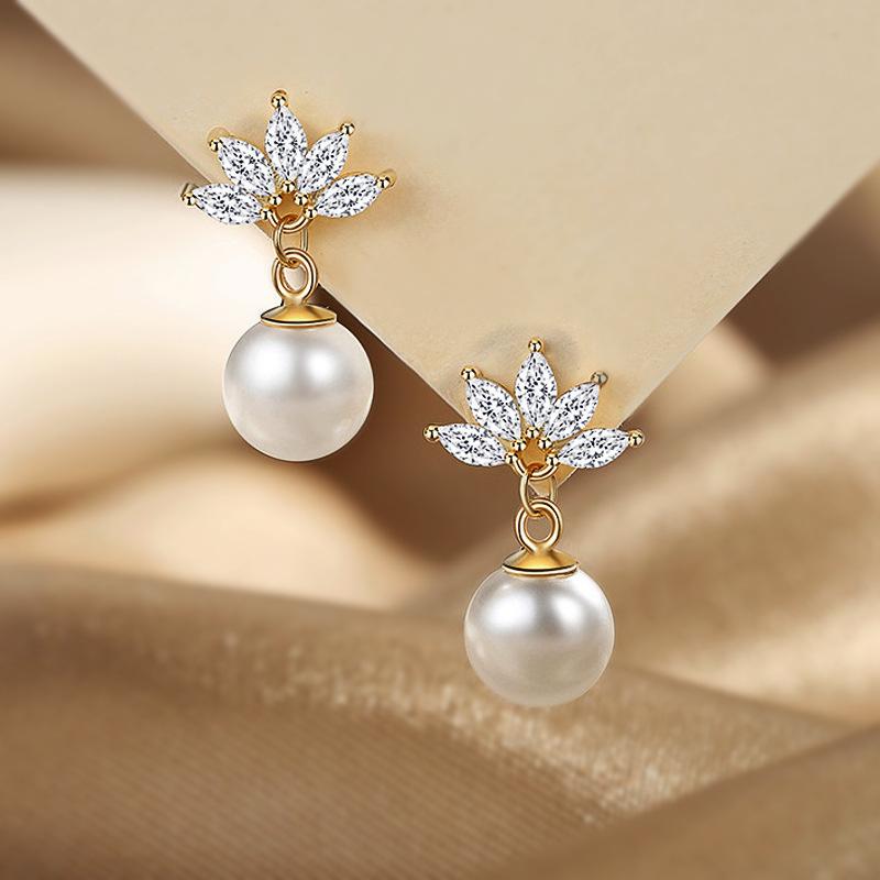 1 Pair of Gentle and Sweet Flower Earrings, Imitation Pearl Petal Earrings