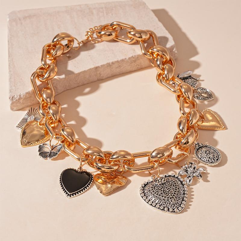 Medieval Style Metal Love Conch Necklace Light Luxury Niche Exaggerated Clavicle Chain Personality Design Necklace