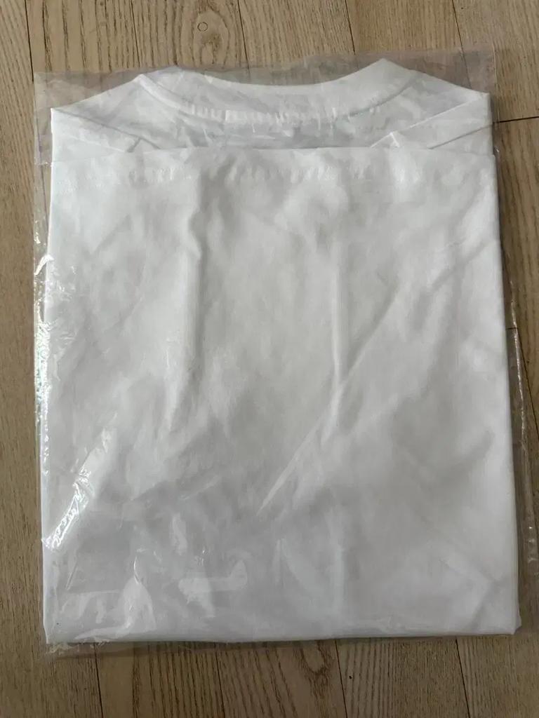 Guess Hyunjin T-Shirt, Größe M