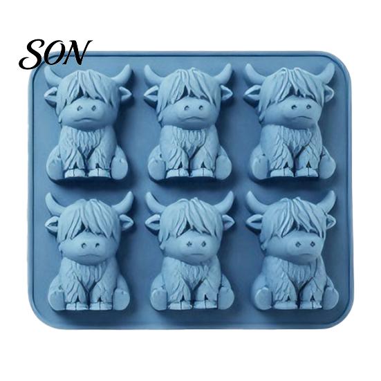 Creative DIY Aromatherapy Wax Mold 3D Highland Cow Ice Mold, 6 Cavity Food Grade Silicone Chocolate Cube Tray, Non Stick Flexible for Whiskey