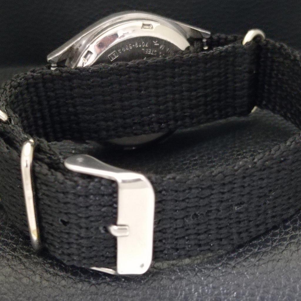 VINTAGE SEIKO 5 AUTOMATIC 7009A JAPAN MENS ARABIC BLACK DIAL WATCH a701601-5 R206c-a701601