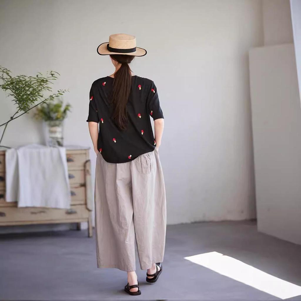 Women's Retro Artistic Cotton Wide-Leg Cropped Trousers with Elastic Waist - Casual and Slimming
