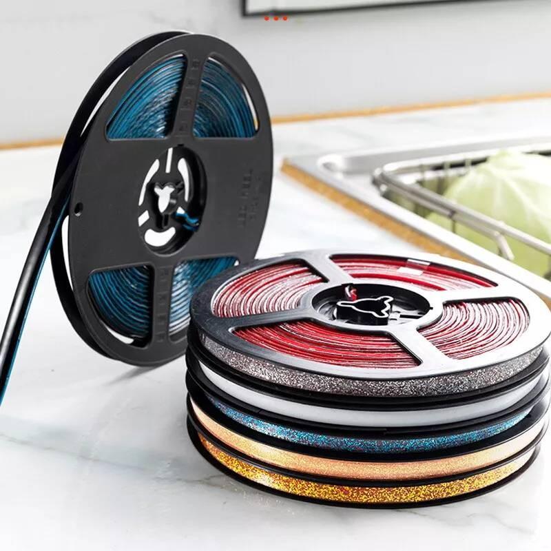 Samolepicí dekorativní PVC lišta na hranu zdi prémiové kvality pro stylové interiéry