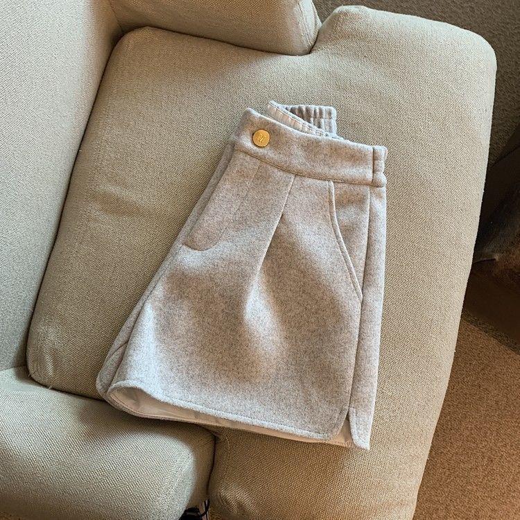 

2025 Autumn/Winter Korean Style Woolen Wide-Leg Slit Shorts for Women - Thickened Casual Bootcut Pants XL