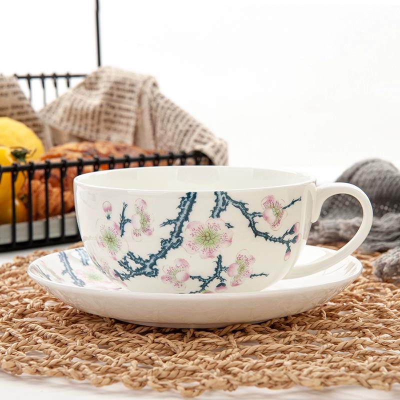 

Кофейная чашка с блюдцем из тонкокостного фарфора «Цветущая слива» 300 мл, цветные цветы, фарфоровая чайная чашка и блюдце