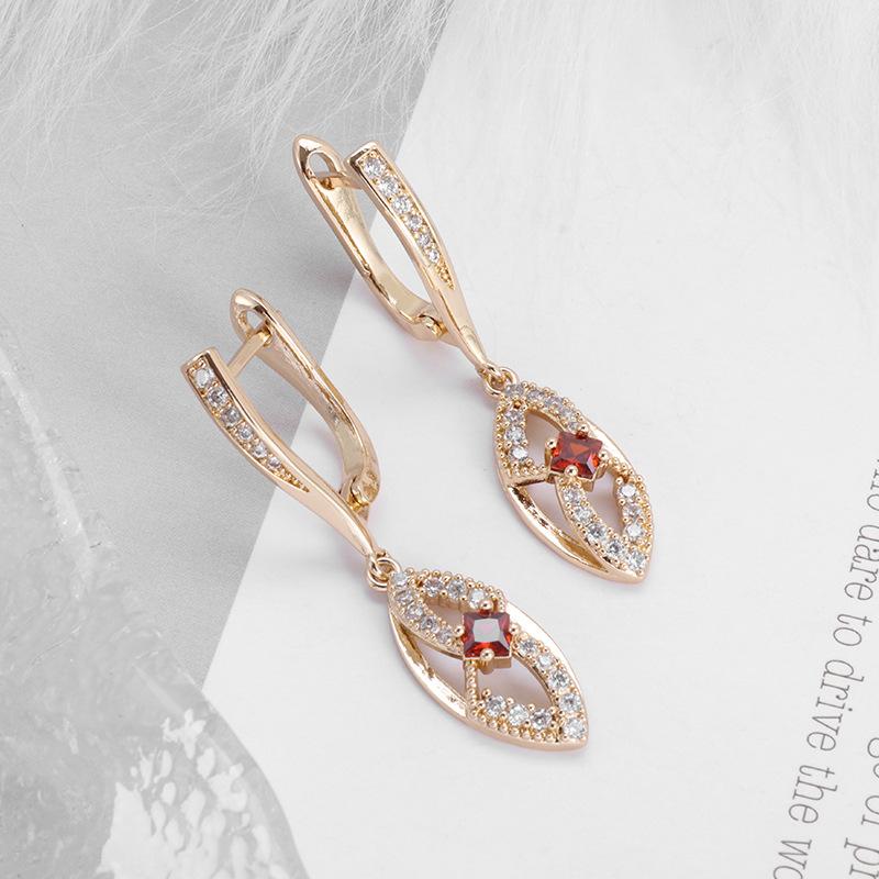 Hot Selling European and American Niche French Earrings with Crystal Inlaid Sweet Long Earrings