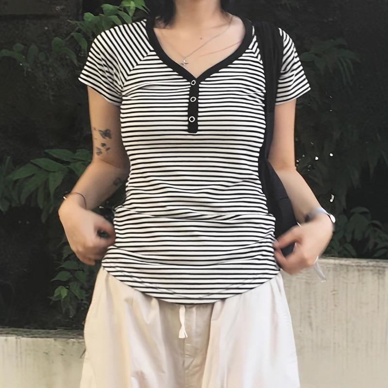 Neues kurzärmeliges gestreiftes T-Shirt Retro V-Ausschnitt Slim Fit Lässige Sommerbluse Mode Elegant Einfache Basic T-Shirts Hemden Knöpfe Einfache Kleidung