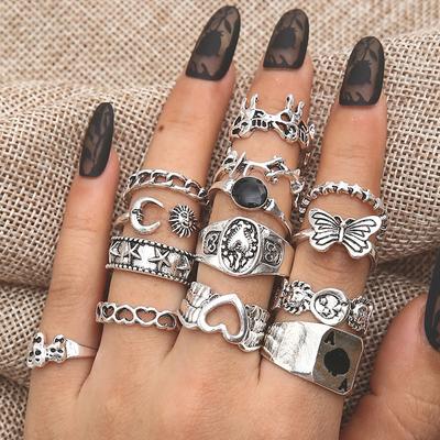 Bague Étoile Rétro Huile Goutteuse Carte à Jouer Papillon Ensemble de 14 Bagues Articulées