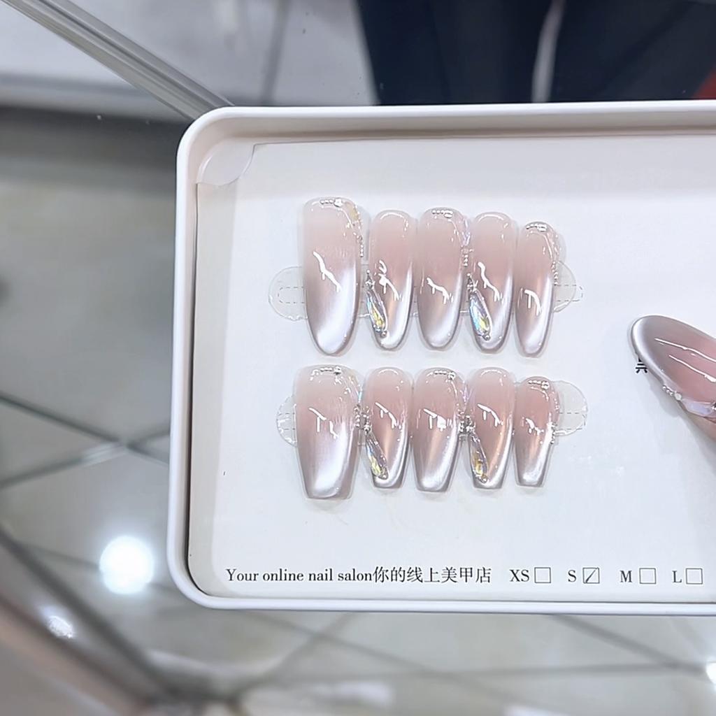 Hand-woven Armor Minimalist White Moonlight Three-dimensional Zircon Light Metering Cat Eye Pure Temperament Nail Art Patch