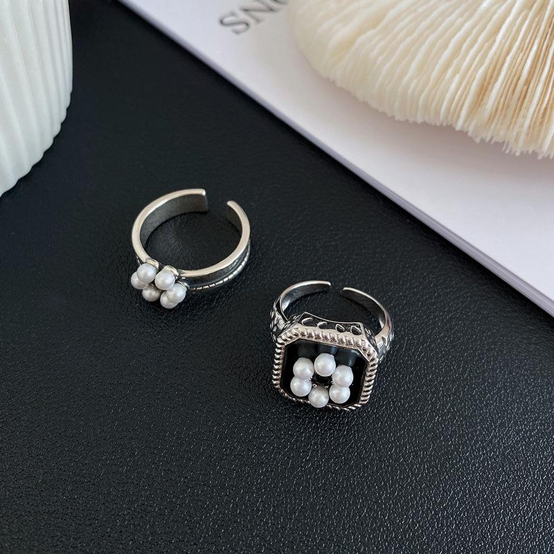 S925 Silver-Plated Imitation Pearl Flower Ring – Elegant Retro Palace Style