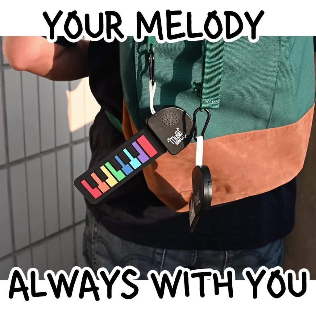 Mini Piano Keychain,Workable Fidget Toy with Colorful/Black/White Key Pads,Battery Powered Silicone Piano for Home/Travel,Backpack Hanging,Mini Piano