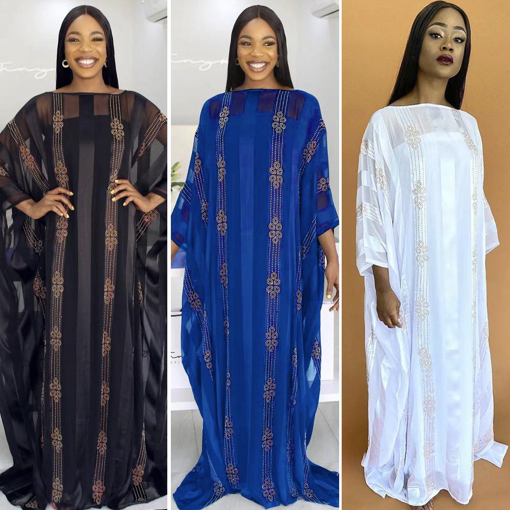 Abito Musulmano Africano Taglie Forti con Hijab a Fascia e Dettagli Ricamati