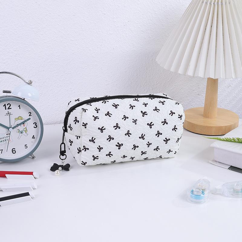 1pc Bow Tie Pattern Pencil Case, Creative Butterfly Tie Zipper Pearl Pendant, Fashion School Supplies - Back To School