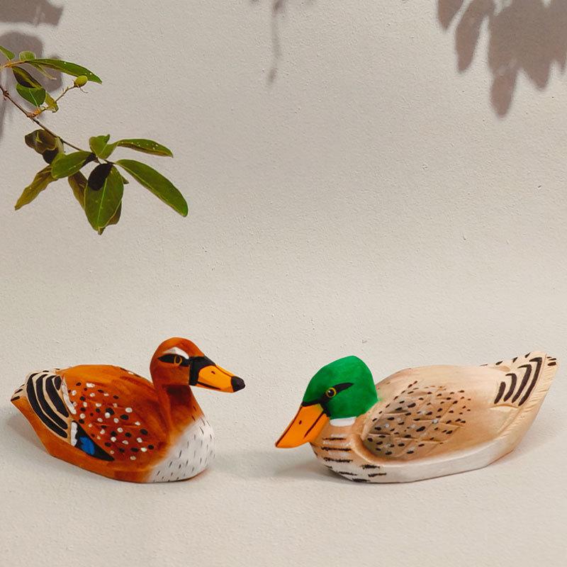 Cute Wooden Duck Sculpture For Home Office Decor Gift For Family And Colleagues