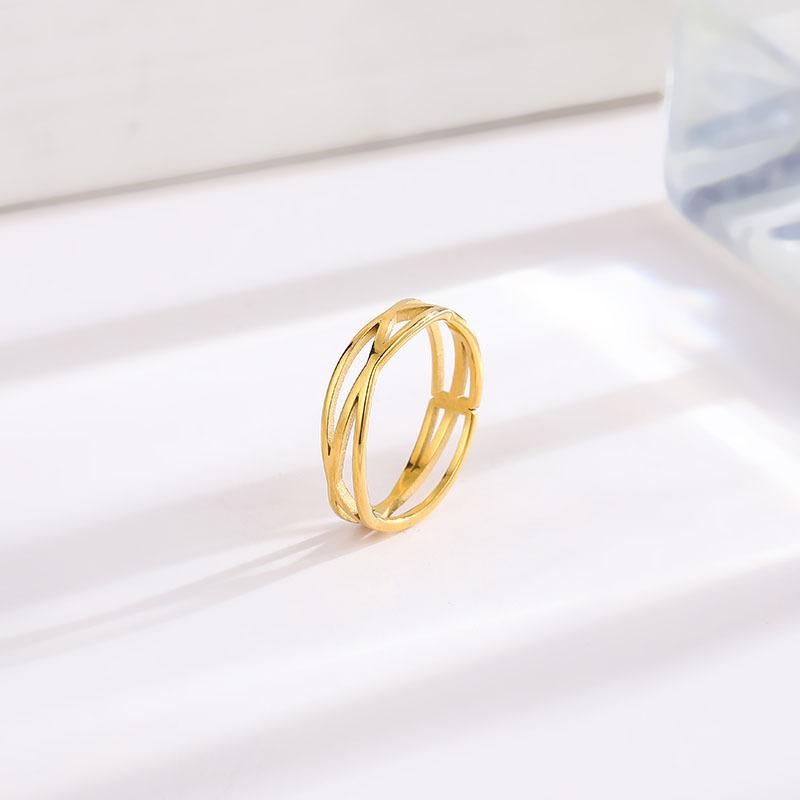 Einfacher Temperament-Ring mit Hohlmuster aus Titanstahl für Damen, hochwertiger, trendiger Schmuck