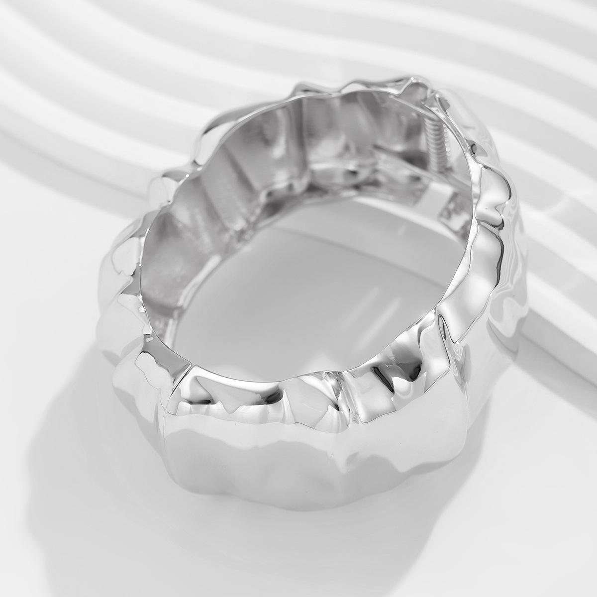 

Набор браслетов из сплава с преувеличенной неровной гладкой каплей воды