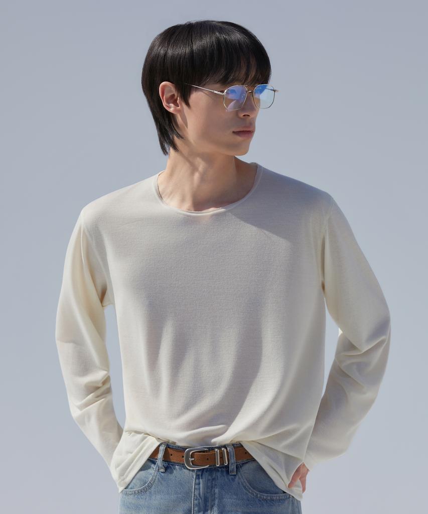 Dibeullu Low-Cut Scoop Neck Long Sleeve Cream