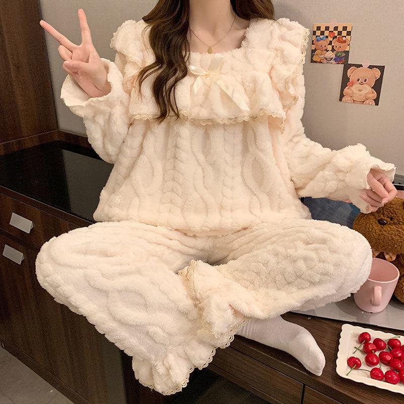 

Симпатичные пижамы для женщин от Xiaoxiang на осень и зиму. Коралловые бархатные костюмы с длинными рукавами добавят изысканности домашней одежде. S