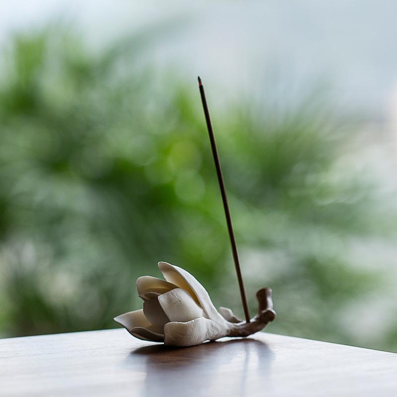 Ceramic Handmade Magnolia Flower Incense Stand Creative Indoor Zen Incense Holder Incense And Tea Ceremony Decoration Gift