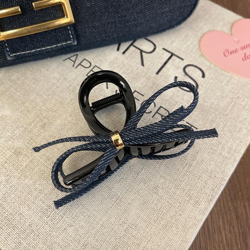 Blaue Schleife Kleine Entenschnabelklemme mit Streamer zum Haarstyling