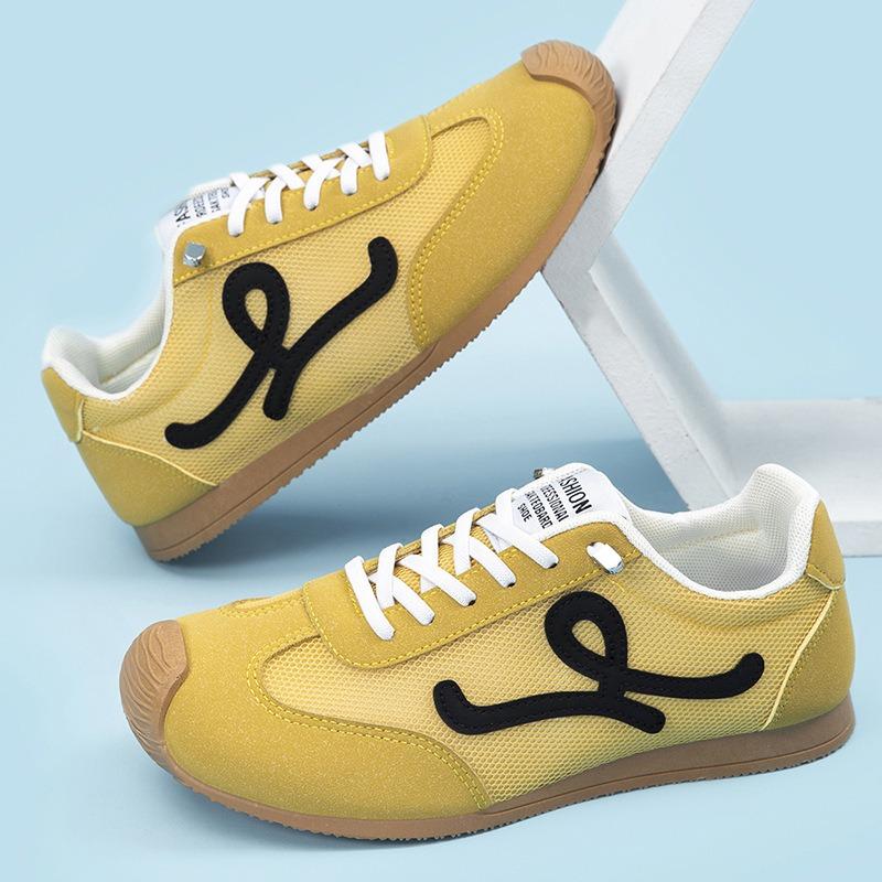 Summer Mesh Breathable Women's New Women's Shoes Versatile Flat-bottomed Retro Casual Sports Shoes