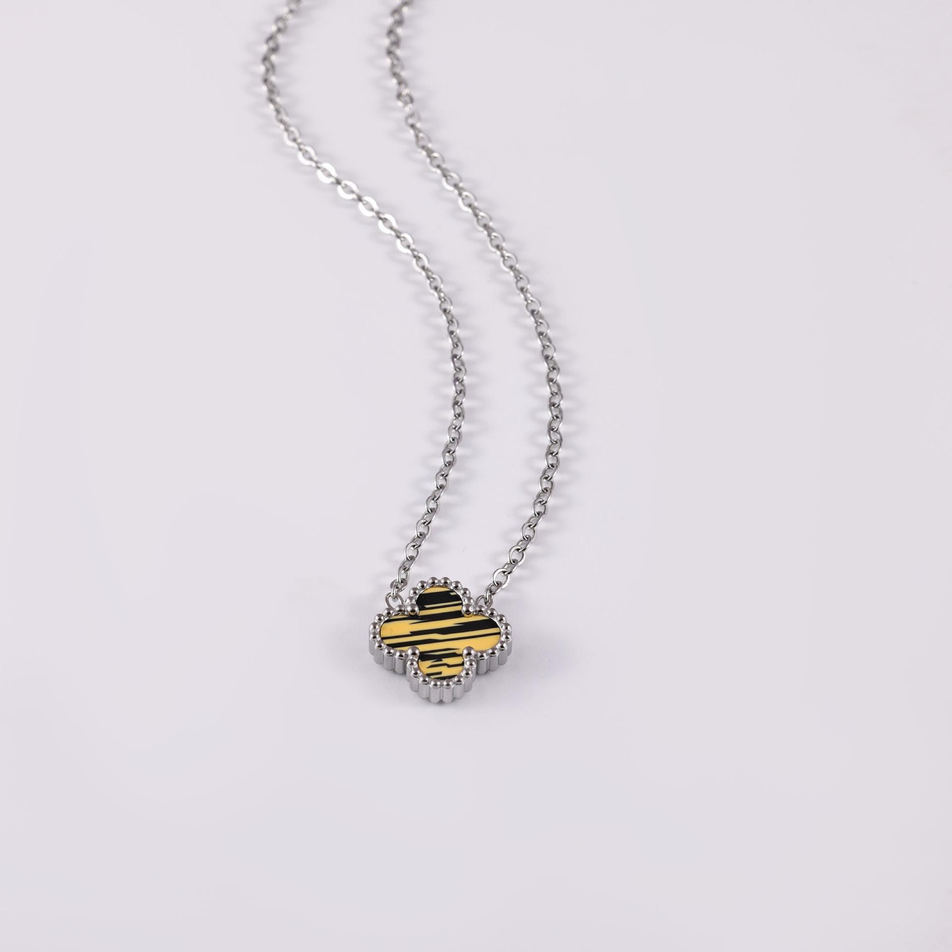 

Four leaf clover necklace titanium steel plated double-sided mother of pearl women s collarbone chain 13MM