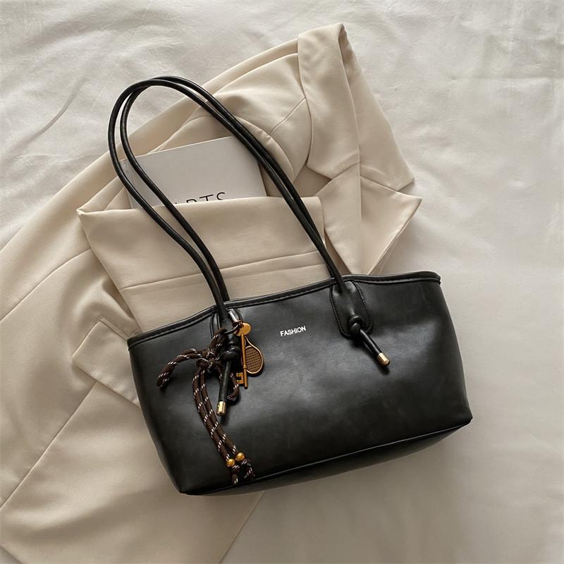 Stylish Large Capacity Tote Bag For Women In Chic Retro Design With Multiple Color Options