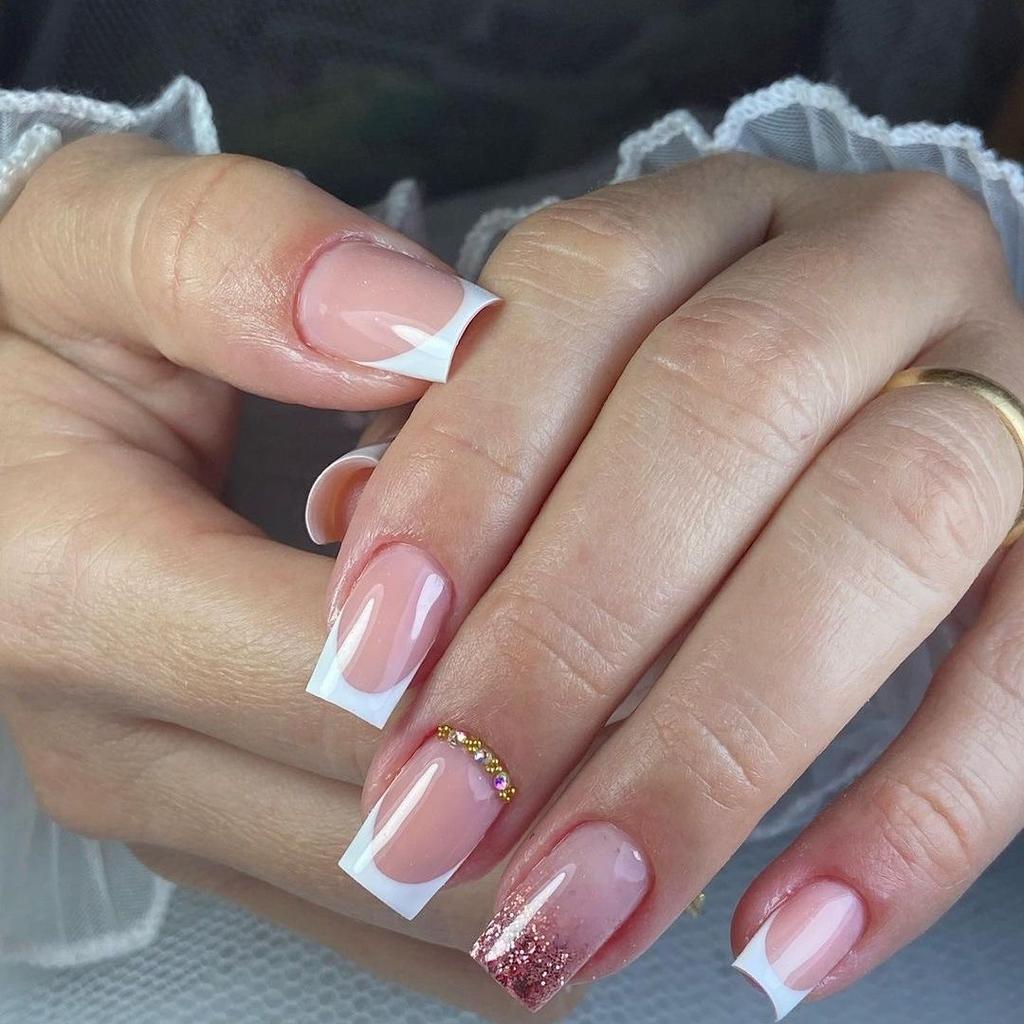 Wear nail pads Gentle naked pink white edge nail pads Nail art French ins Girl fake nails