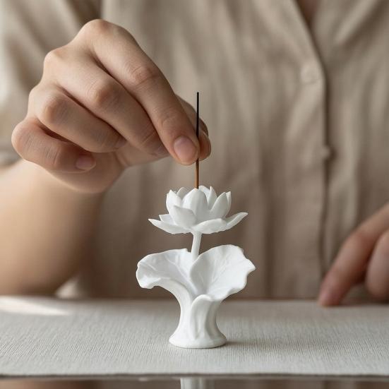 3D Printed Lotus Figurine, Flower Shape Decorative Incense Holder, Desktop Ornament for Meditation Yoga Room Home Office