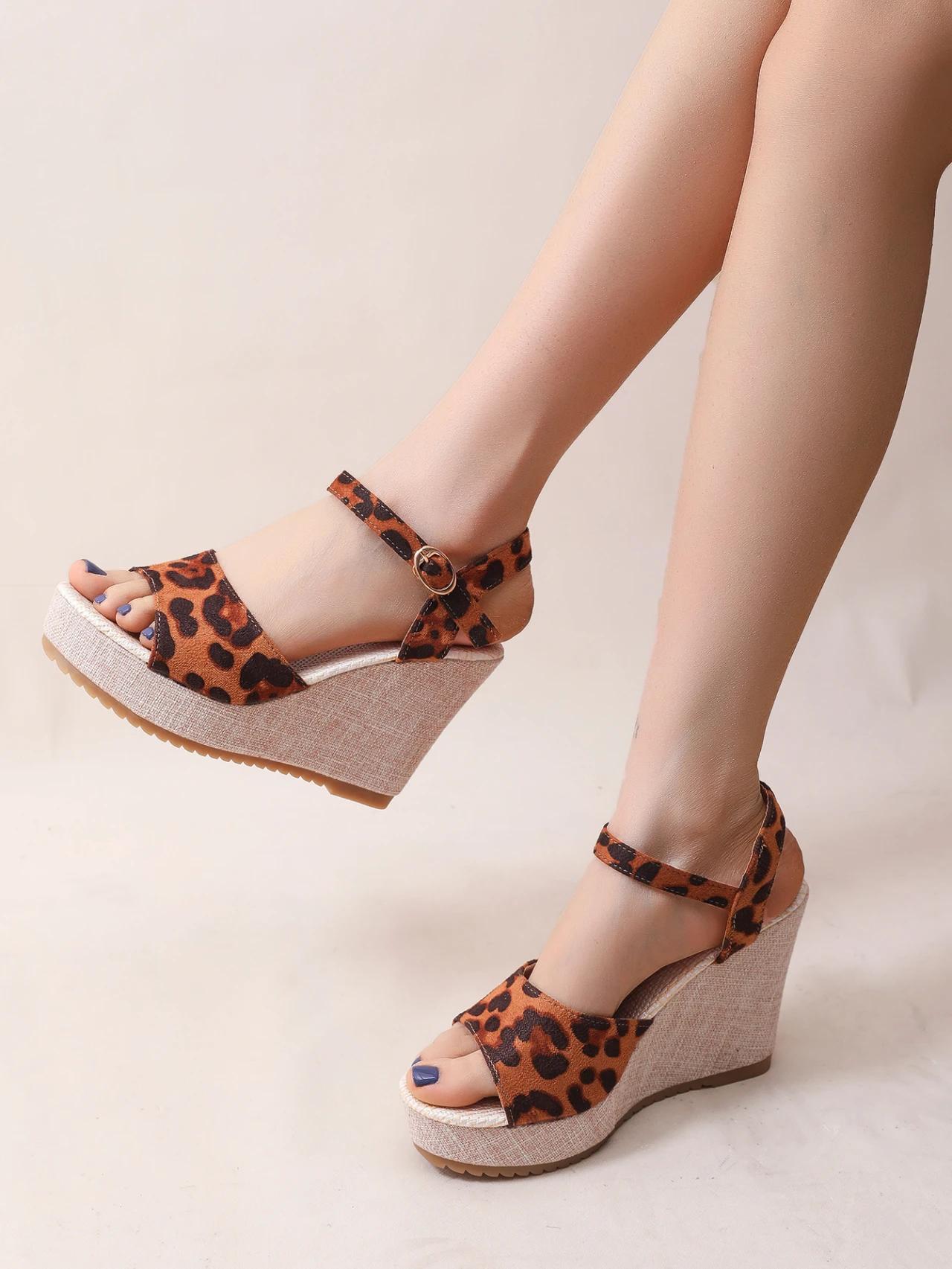 

Мода Новый Ремешок Противоскользящие Танкетки Женская Обувь 2025 Мода Женские Платформенные Сандалии Повседневные Женские Босоножки с Открытым Носком Пляжные Сандалии Zapatos De Mujer 35 коричневый