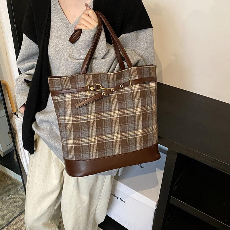 Commuter Bag New Autumn and Winter Tide Fashion Casual Large Capacity Underarm Women's Fashion Plaid Tote Bag