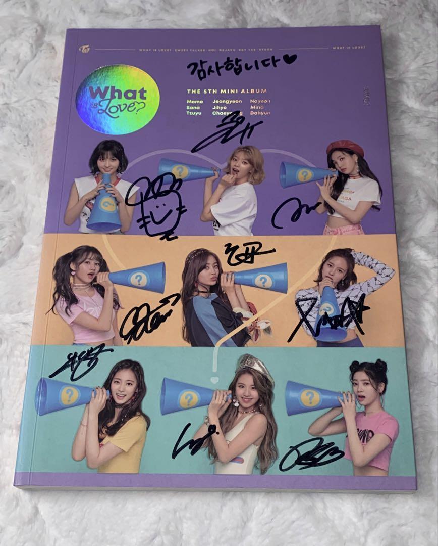 

[БУВШИЙ У ВЖИВАННІ] Альбом TWICE з автографами