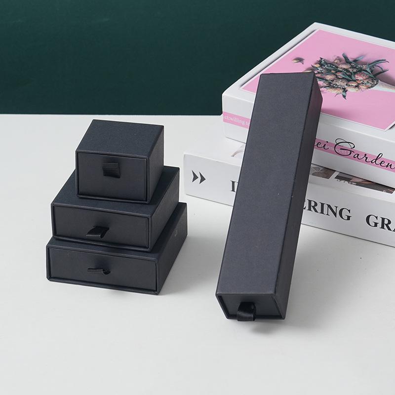 

Прямоугольная жесткая картонная шкатулка для украшений для подарочной упаковки ожерелья, кольца или браслета