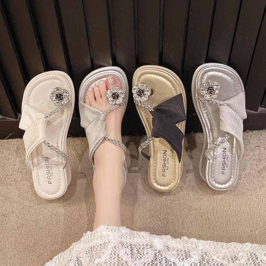 Internet celebrity rhinestone sandals drag women's summer wear exquisite 2025 new thick-soled toe beach shoes casual cool slippers