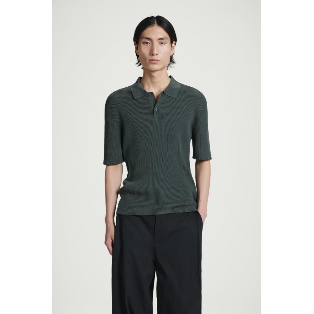 

COS Рубашка-поло из японской трикотажной ткани в рубчик dark green/XS