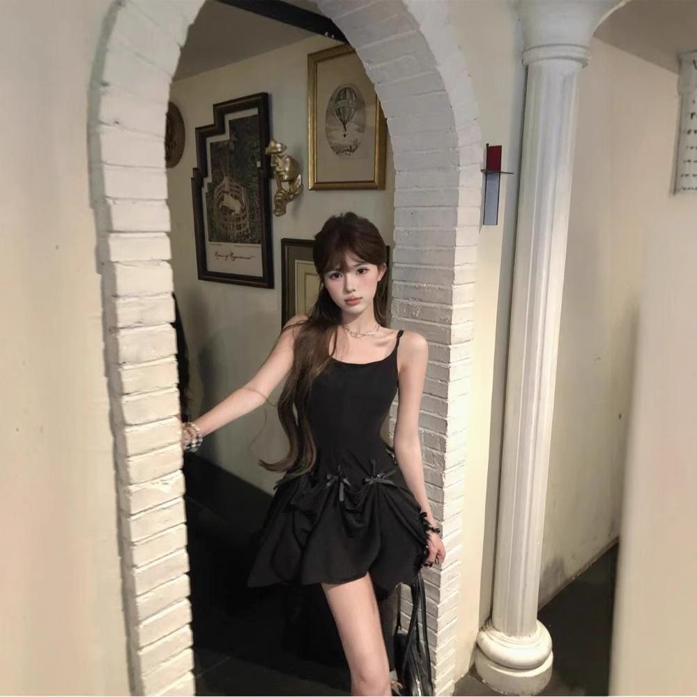 Versatile Blue Spaghetti Strap Dress: Sweet & Spicy Waist-Cinching A-Line Summer Design