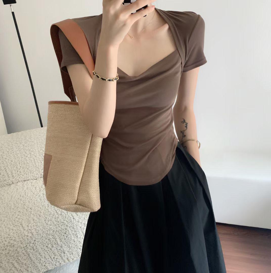 

Женская футболка Slim Fit White Square с квадратным воротником, лето 2025 Large кофейный