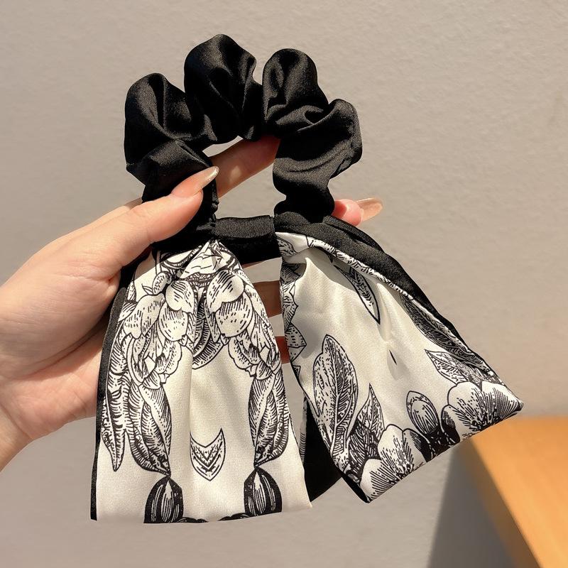 Korean Style Spring/Summer Floral Intestine Hair Scrunchie for Women – Elegant Ponytail Tie and Mori Girl Accessory.