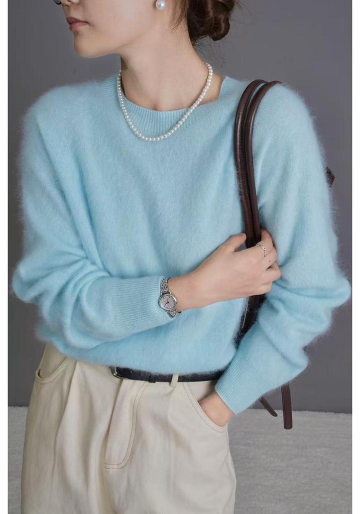 Women's Round Neck Pure Wool Sweater - Autumn/Winter, Versatile, Long Hair Brushed Knit, Raglan Style, Short Base Layer.