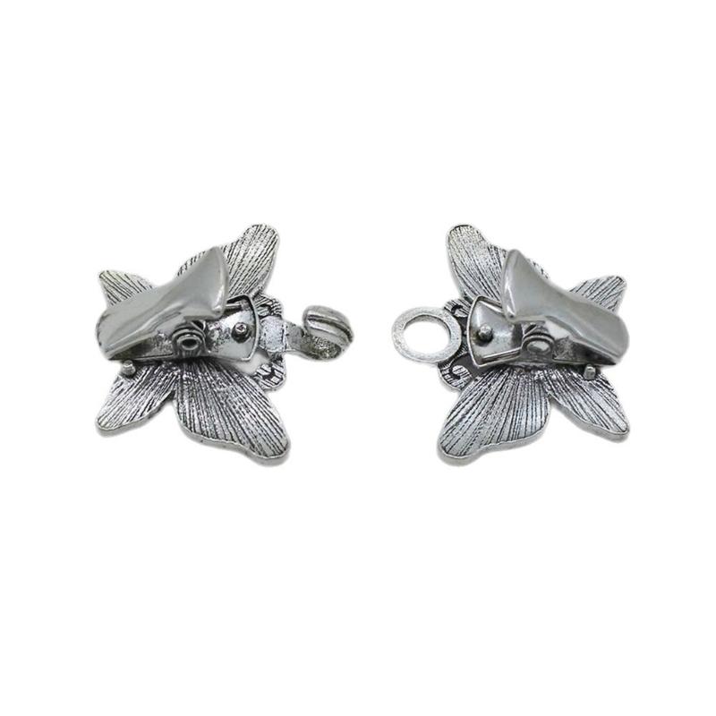 Retro Sweater Clip Cape Cloak Clips Fashion Antique Elaborate Butterfly Shape Shawl Collar Clasp for Girl Women