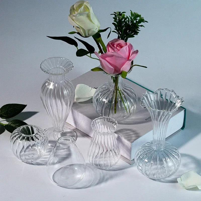 Transparent Vintage Relief Vase INS Mini Glass Vase Hydroponic Plant Vase Desktop Ornaments Wedding Party Supplies Home Decor