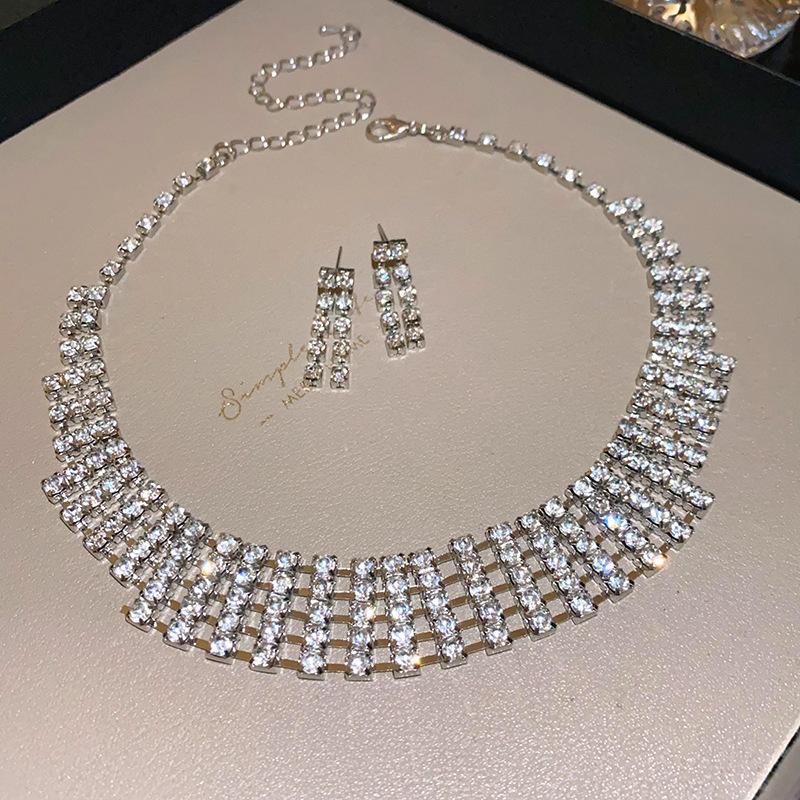 

Серьги-пусеты неправильной квадратной формы Серебряная игла , повседневные, темпераментные, персонализированные, нишевые