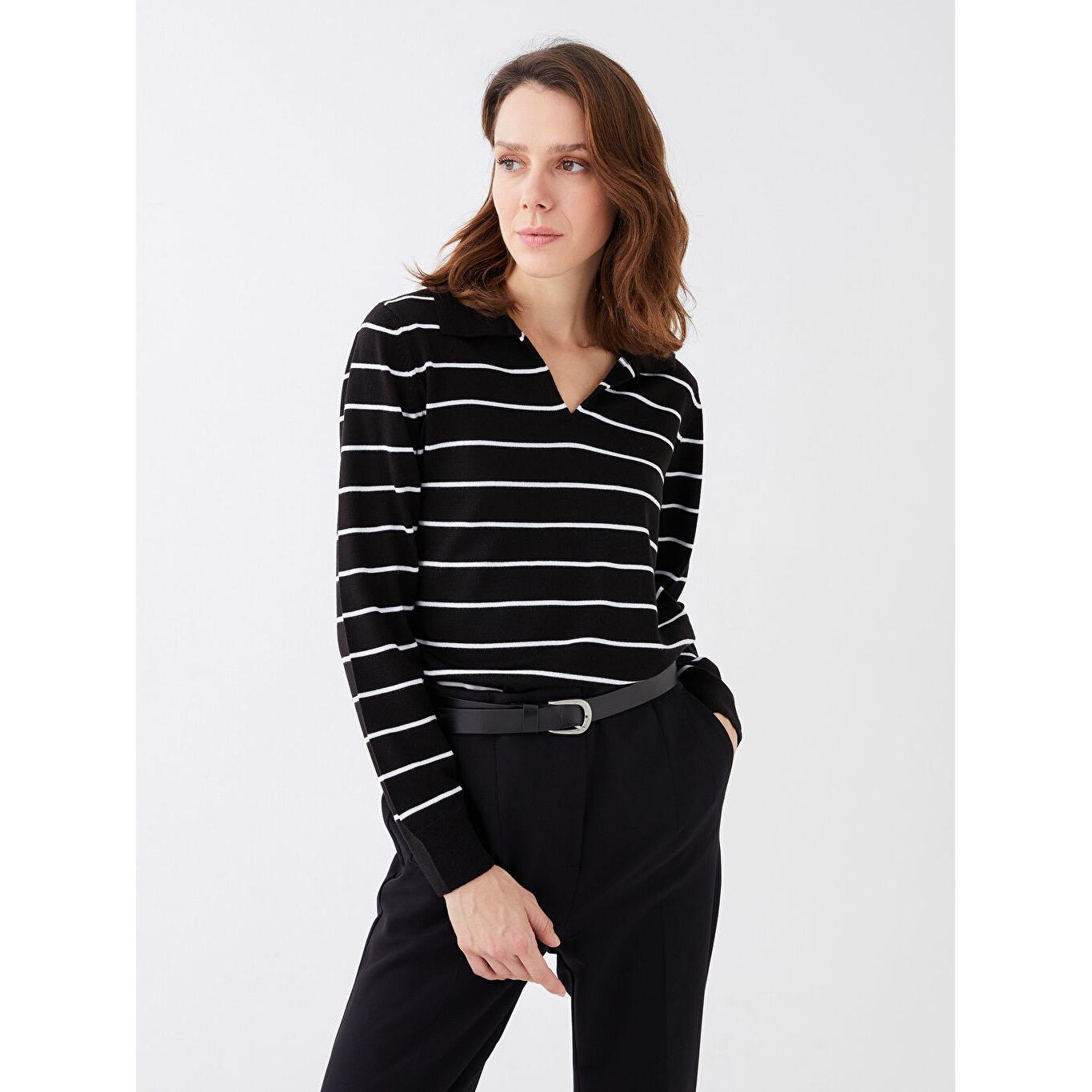 

Женский трикотажный свитер в полоску с длинным рукавом и воротником поло, черный