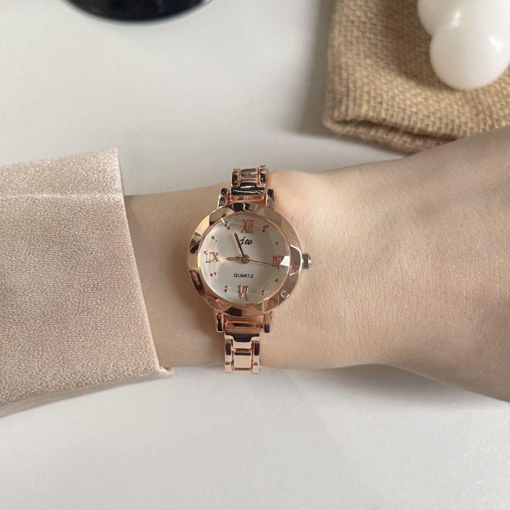 Exquisite Golden Wrist Watch Light Luxury Quartz Wristwatch Classic Women Watch Accessories