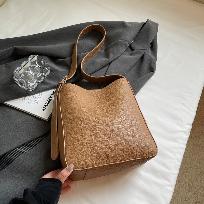 Women's bag new fashionable retro solid color lychee pattern high-end commuting versatile shoulder messenger bag