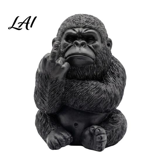 Trendiges Spoof-Geschenk für Freunde Lustige Mittelfinger-Gorilla-Statue Harz Sitzende Schimpansen-Figur Miniatur-Gestenfigur Tier-Skulptur