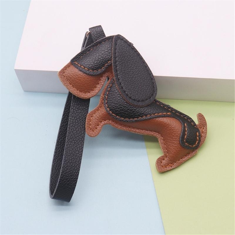 Mini 7x11cm Lightweight PU Leather Sausage Dog Keychain Handcrafted Decoration for Fashion Accessory and Gift